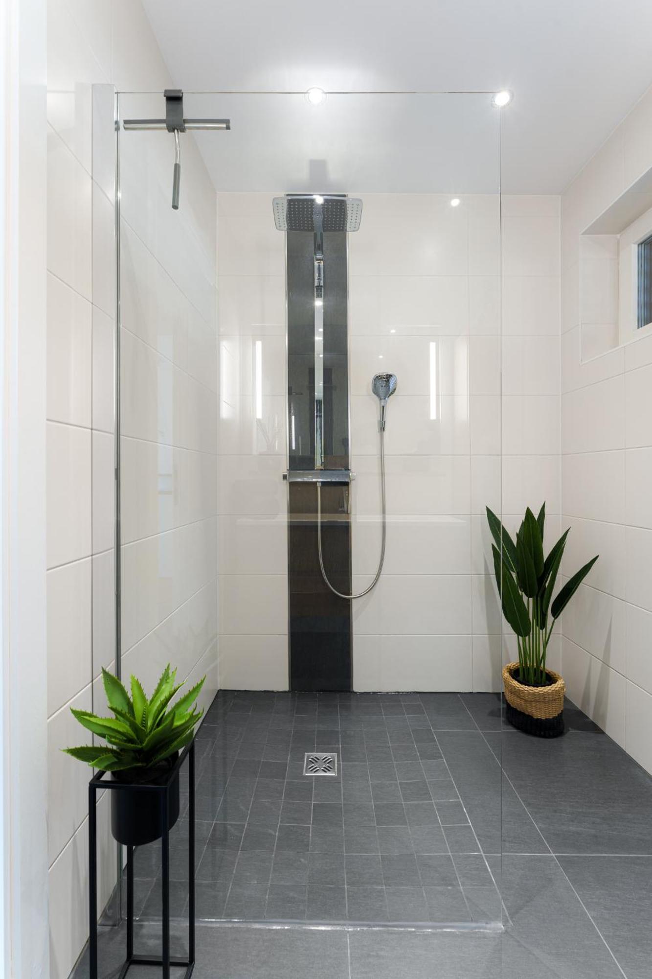 Platschberg Urban Hideaway - Stilvolles Ferienhaus Mit Pool An Der Weinstrasse Berghausen Room photo